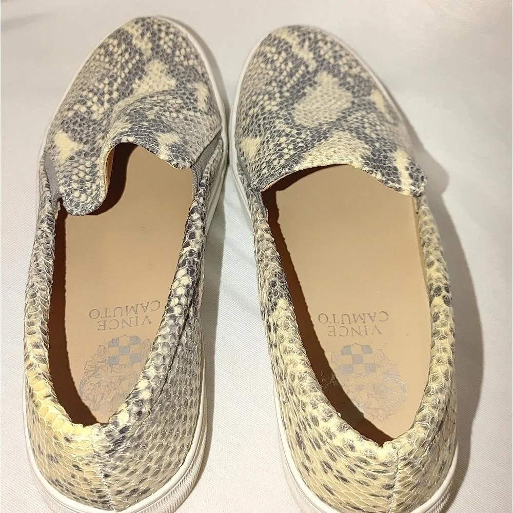 Vince Camuto Korli Women's Slip-On‎ Platform Sneaker 7 Natural Snake Print